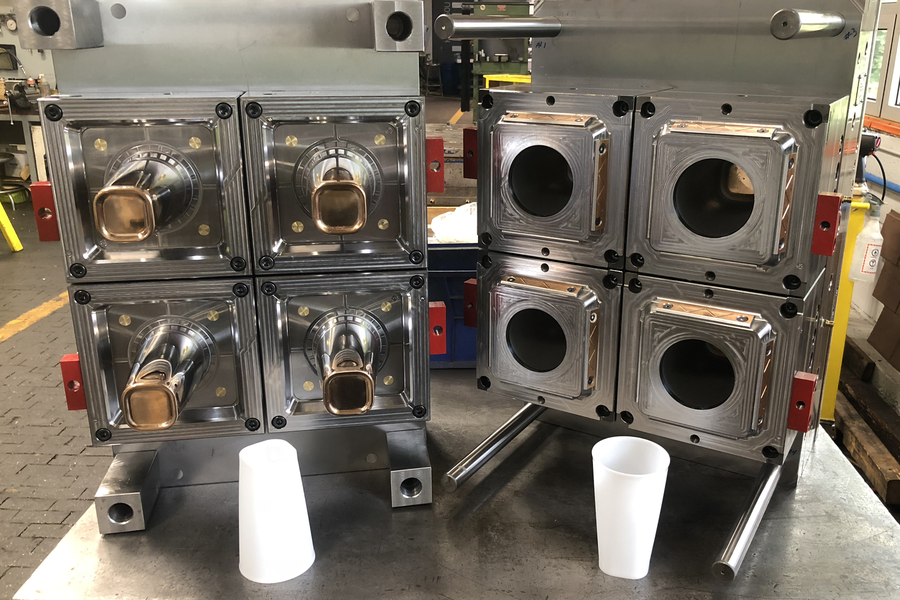High performance mold for plastic cups